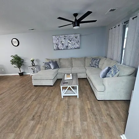 Relaxing Home In Savannah